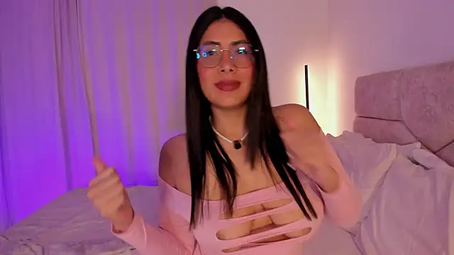 tina olsen07 online show from April 12, 2026, 9:51 pm