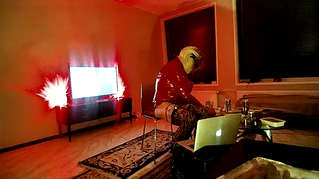 CharlotteVixxens online show from January 14, 2025, 11:48 pm