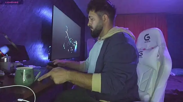 Eduu2322 online show from October 7, 2025, 7:26 pm