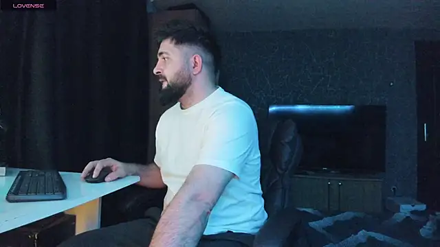 Eduu2322 online show from January 14, 2025, 10:34 pm