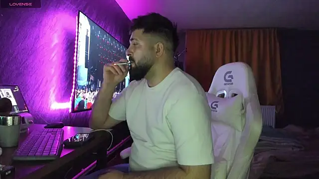 Eduu2322 online show from February 12, 2026, 10:20 pm