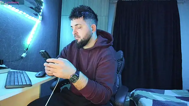 Eduu2322 online show from February 14, 2025, 10:36 pm