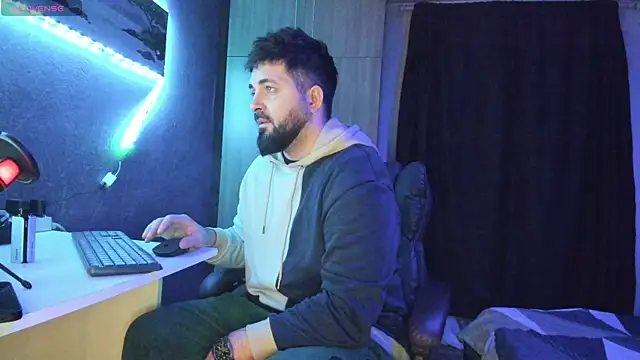 Eduu2322 online show from February 26, 2025, 10:47 pm