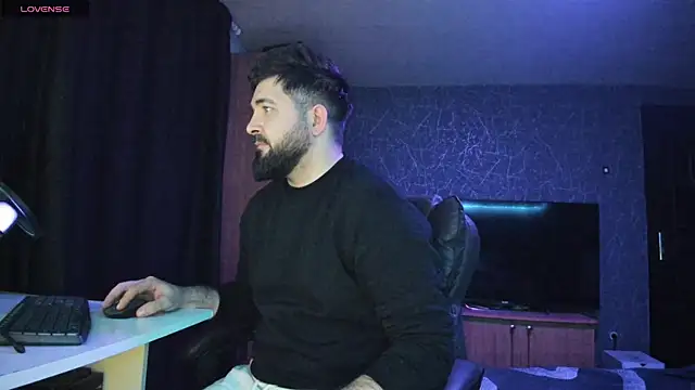 Eduu2322 online show from January 24, 2025, 10:30 pm