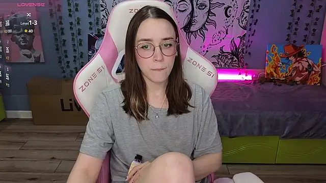 Sweet frosti online show from September 19, 2025, 3:32 am