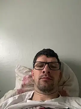 Snapshot of Juliano2289 chatting on July 22, 2026, 3:03 pm Juliano2289 online show from July 22, 2026, 3:03 pm