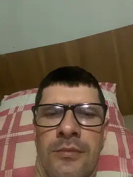 Juliano2289 online show from April 15, 2026, 9:48 pm