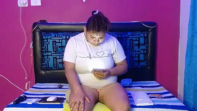 karolhot916 online show from November 20, 2025, 11:14 pm