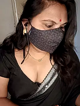 Snapshot of Love-priya chatting on February 12, 2025, 7:34 am Love-priya online show from February 12, 2025, 7:34 am