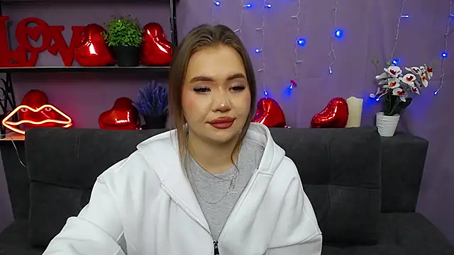 StacyYellig online show from March 5, 2025, 6:12 am