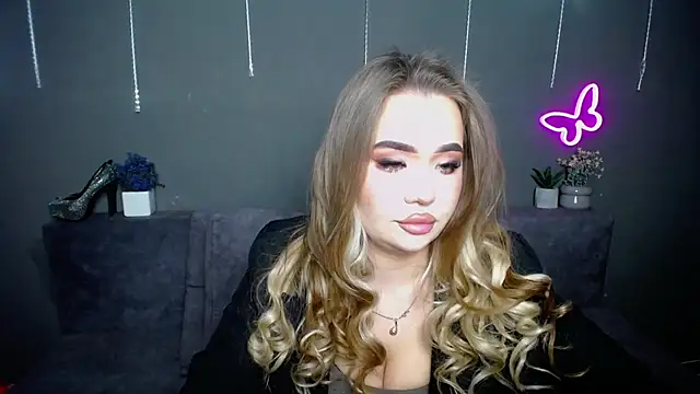 StacyYellig online show from February 25, 2026, 8:19 pm