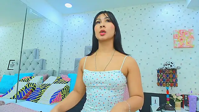 JulietaReyess online show from September 25, 2025, 11:49 am