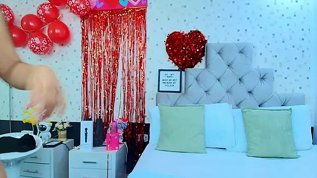 JulietaReyess online show from February 16, 2026, 11:53 am