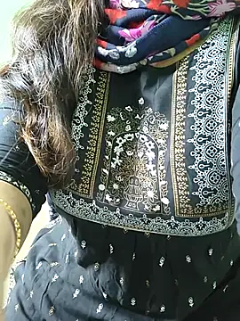 CUTE SOPHIA- online show from October 15, 2025, 9:28 am