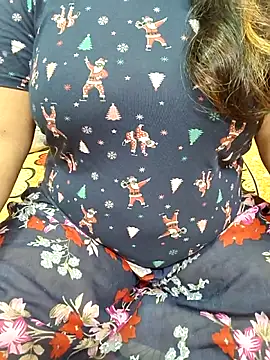 CUTE SOPHIA- online show from September 30, 2025, 11:44 pm