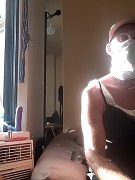 littleChop33 online show from October 6, 2025, 2:29 pm