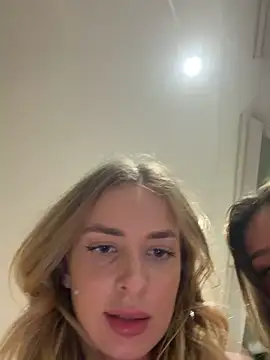 Snapshot of EvieEvans chatting on June 17, 2026, 9:47 pm EvieEvans online show from June 17, 2026, 9:47 pm