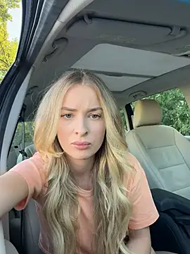 Snapshot of EvieEvans chatting on July 11, 2026, 4:51 pm EvieEvans online show from July 11, 2026, 4:51 pm