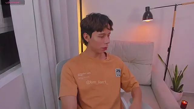 kim lian21 online show from September 15, 2025, 3:40 am