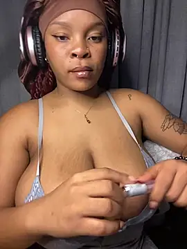 YellowHoneyDip online show from February 24, 2026, 3:29 am