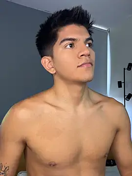 Snapshot of santiago_01 chatting on February 3, 2026, 10:15 pm santiago 01 online show from February 3, 2026, 10:15 pm