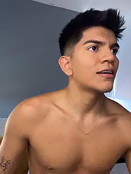 Snapshot of santiago_01 chatting on February 24, 2026, 8:21 pm santiago 01 online show from February 24, 2026, 8:21 pm