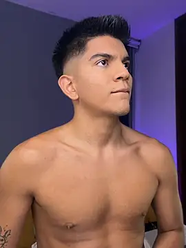 Snapshot of santiago_01 chatting on February 6, 2026, 11:34 pm santiago 01 online show from February 6, 2026, 11:34 pm