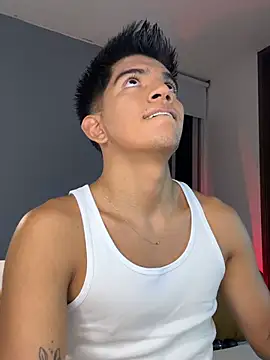 Snapshot of santiago_01 chatting on January 17, 2026, 12:37 am santiago 01 online show from January 17, 2026, 12:37 am