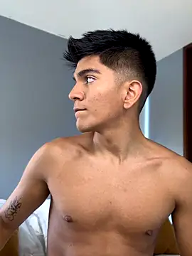 santiago 01 online show from November 10, 2025, 7:41 pm