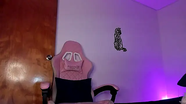 emily lady20 online show from January 16, 2026, 5:33 am