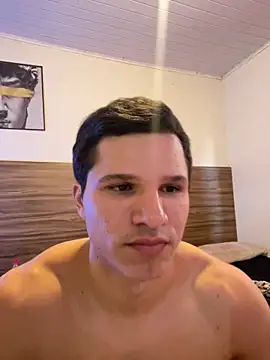 pedrovkr3 online show from April 19, 2026, 12:39 pm