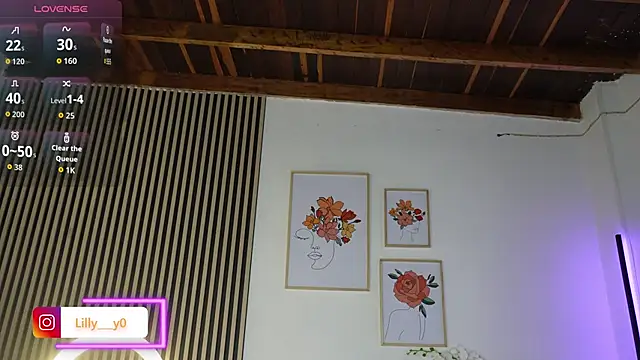 LillyDolls23 online show from November 4, 2025, 12:31 pm