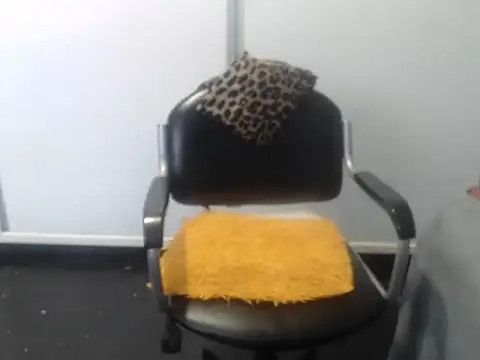 THESHORTQUEEN online show from November 23, 2025, 12:04 pm