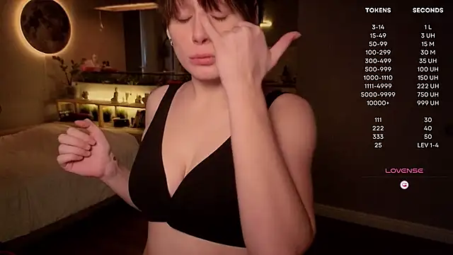 moon deity  online show from October 13, 2025, 2:40 pm