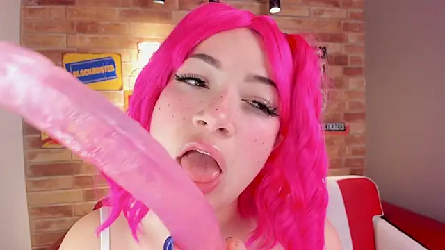 miss  pamela online show from September 19, 2025, 11:03 am