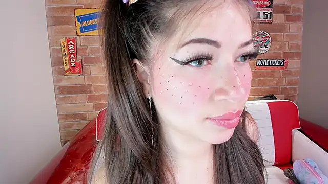 miss  pamela online show from October 3, 2025, 11:12 am