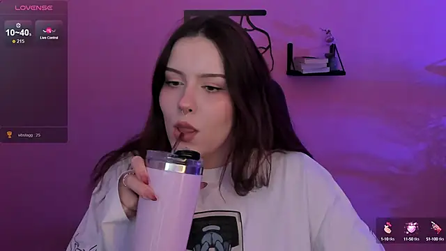 CoralineKeyns online show from February 21, 2025, 8:51 am