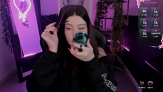 CoralineKeyns online show from September 26, 2025, 5:25 am