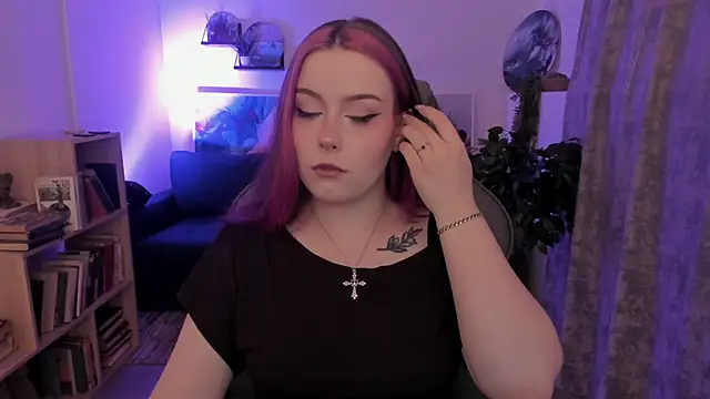 CoralineKeyns online show from July 28, 2026, 5:26 am