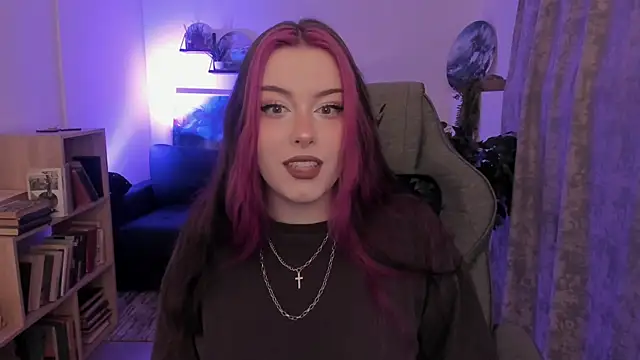 CoralineKeyns online show from July 24, 2026, 5:25 am