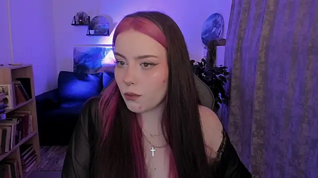 CoralineKeyns online show from July 7, 2026, 5:32 am