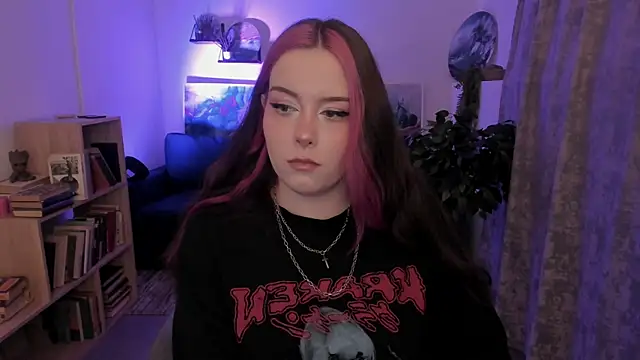 CoralineKeyns online show from July 29, 2026, 5:39 am