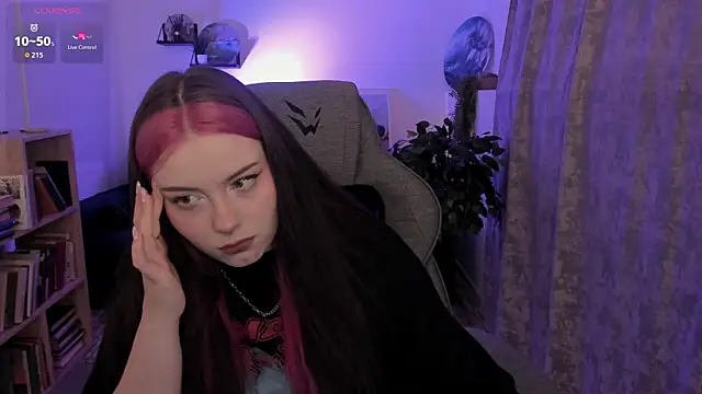 CoralineKeyns online show from July 7, 2026, 6:47 am