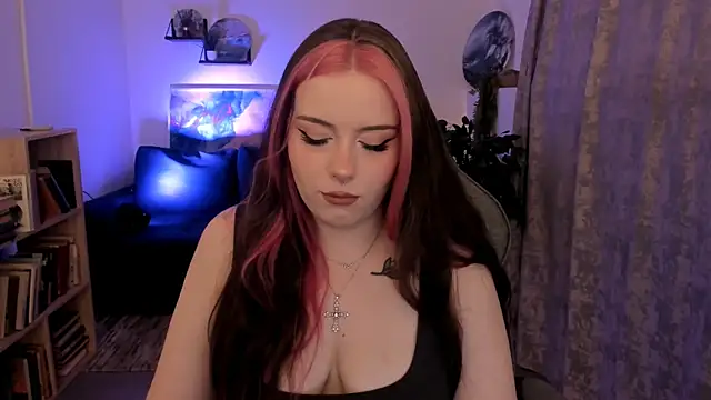 CoralineKeyns online show from July 10, 2026, 5:29 am
