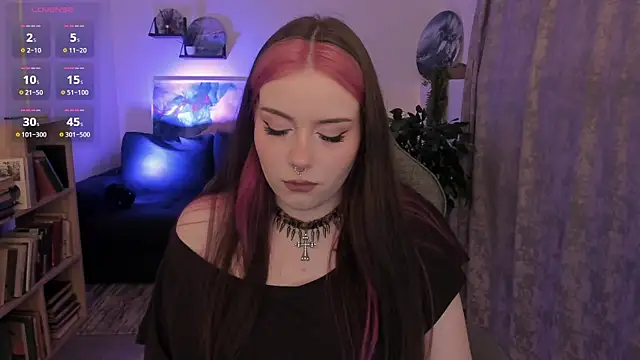 CoralineKeyns online show from July 9, 2026, 5:41 am