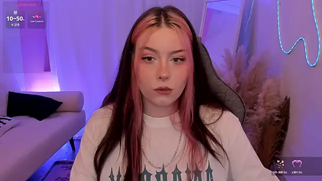 CoralineKeyns online show from June 24, 2026, 5:17 am