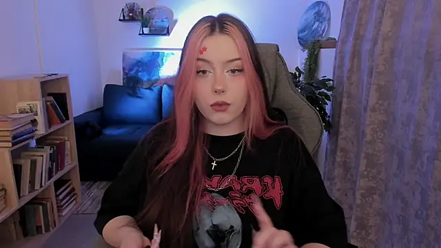 CoralineKeyns online show from June 30, 2026, 5:29 am