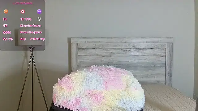 Carmen Cream online show from April 18, 2026, 10:28 am