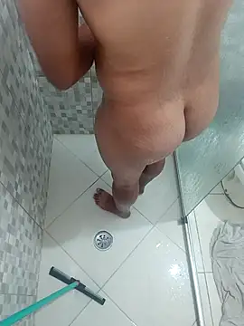 Nicolaskribeiro online show from February 15, 2026, 4:06 pm