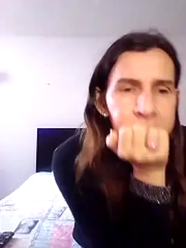 Cameron puppy online show from October 7, 2025, 6:42 pm